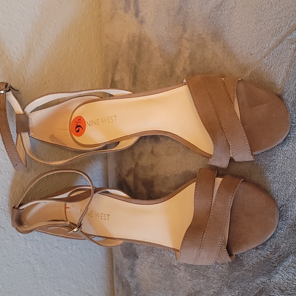 Nine West size 9 1/2 sandals